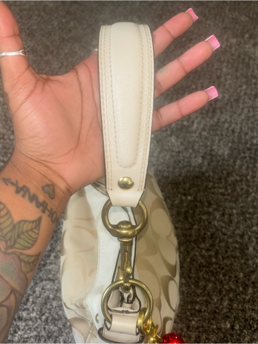 Coach Zoe large Signature Canvas Hobo Bag in Khaki/Chalk - Picture 5 of 7